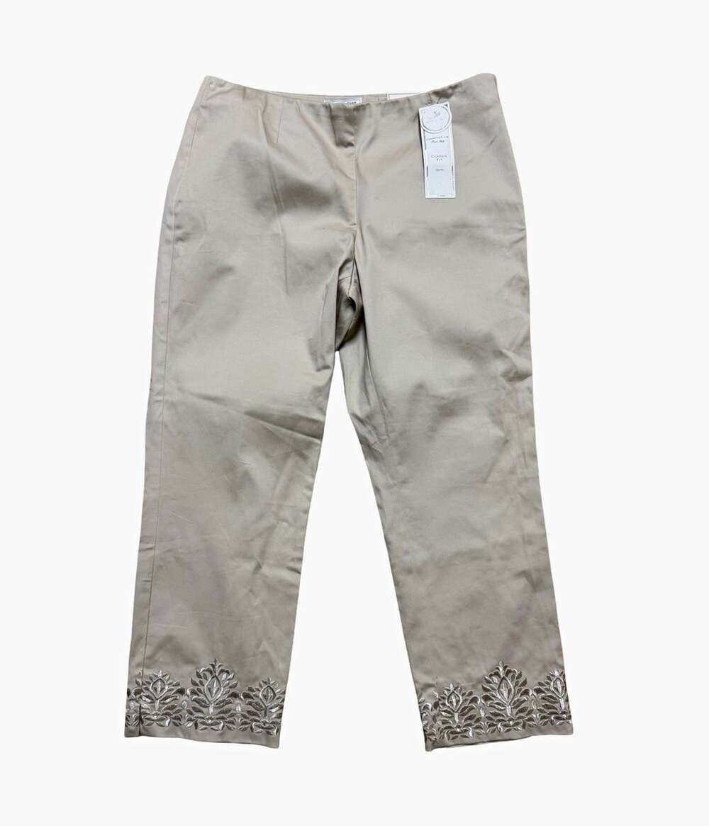 Charter Club Classic Fit Capri Pants Size 4 Beige Cotton Stretch Embroidered